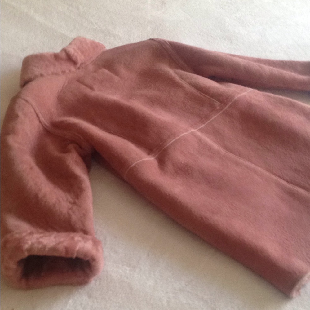 Girls size 4T shearling winter coat. - Picture 6 of 8